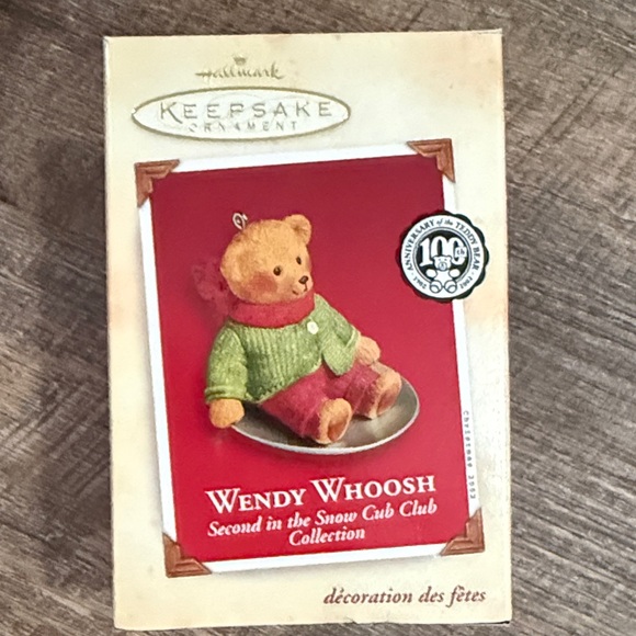 Hallmark KEEPSAKE Festive Bear Collection - Red, White, Green - Picture 4 of 7